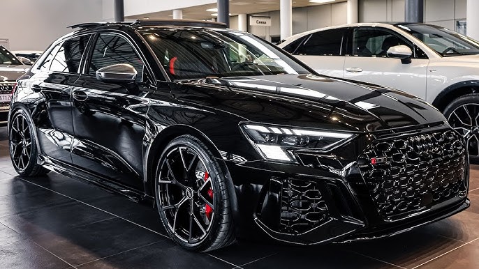 Location-Audi-RS3-lyon Louer Audi RS3 à lyon, affichant son design sportif et agressif.